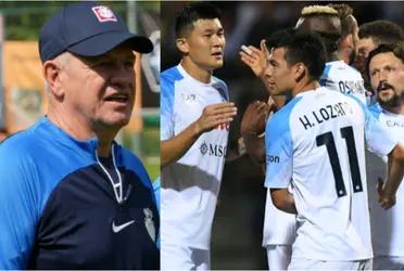 Hirving Lozano met with Javier Aguirre during the friendly match between Napoli and Mallorca