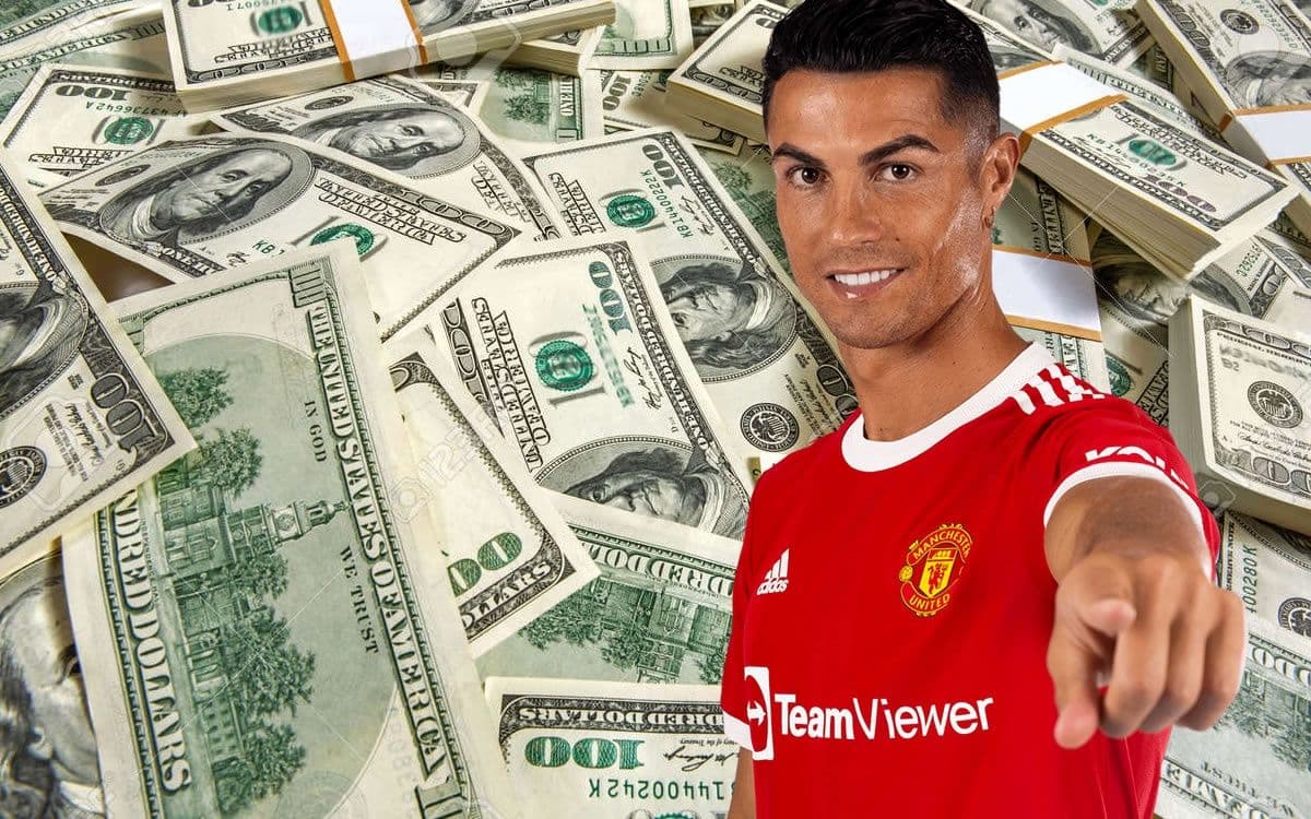 His passage through the biggest clubs in the world has left the Portuguese player with significant earnings during his career.