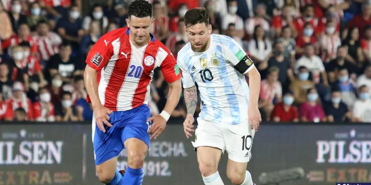 Huge show of affection from the Guarani fans to the Argentine captain, despite the overflow at the end of the game. Madness for a photo with the 10.