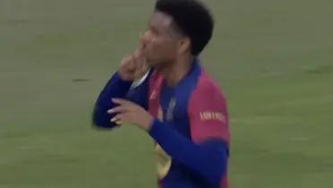 In added time of the first half, left back Alejandro Balde appeared with a long run and inside the box