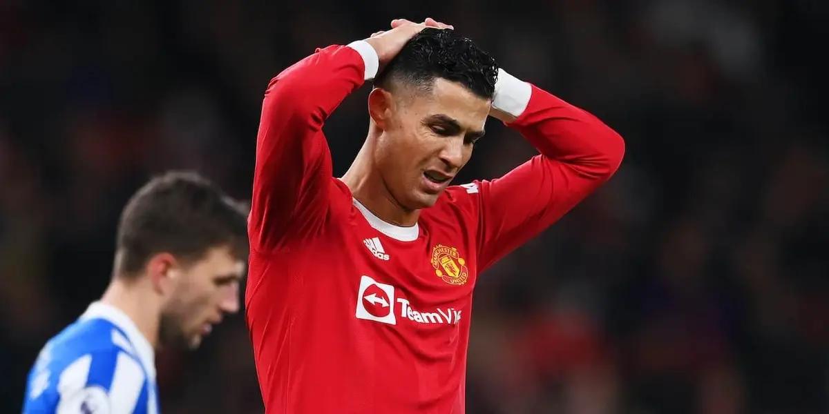 In England, Ronaldo is accused of being a "divisive" figure in the Old Trafford dressing room.