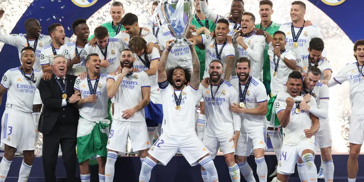 In a gesture of recognition of his greatness, the Real Madrid striker allowed his teammate to lift yet another title.