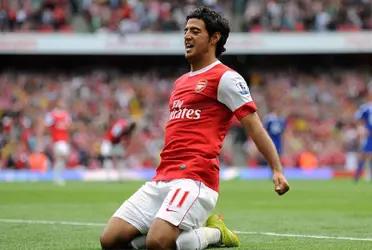 In November 2005, Arsenal of England signed Carlos Vela with a contract for 4 million euros and 5 seasons, which meant the beginning of the Aztec's path abroad.