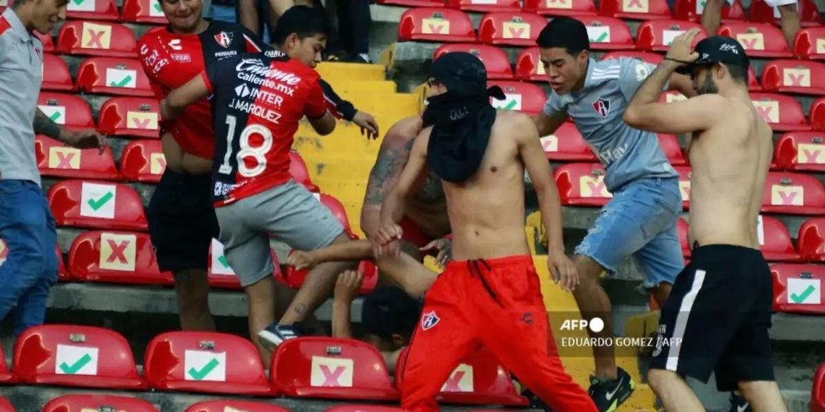 In social networks, both Liga MX fans and users, in general, condemned the tragic event and demanded justice.