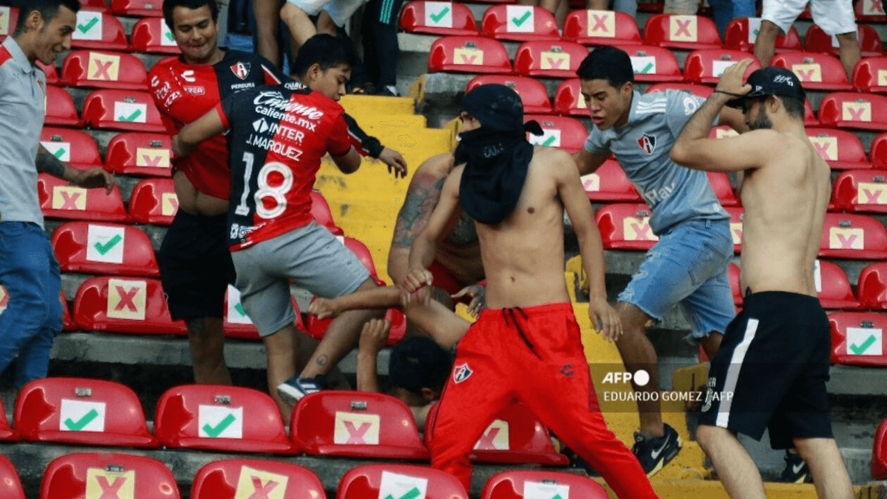 In social networks, both Liga MX fans and users, in general, condemned the tragic event and demanded justice.