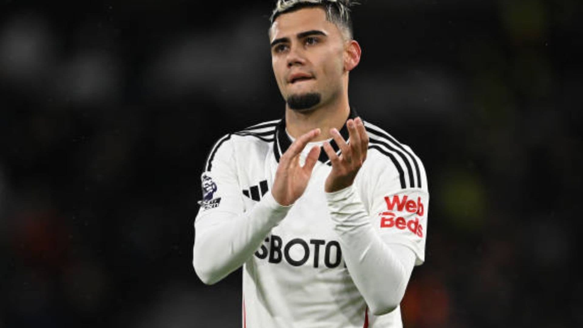 In the 11th minute, Fulham took the lead at visiting Liverpool with a goal by the Brazilian