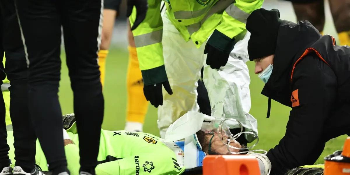 In the match between Wolverhampton and Liverpool, Rui Patricio received a severe blow from a teammate and was left unconscious on the field of play.