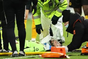 In the match between Wolverhampton and Liverpool, Rui Patricio received a severe blow from a teammate and was left unconscious on the field of play.