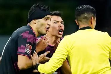 In the second half of the draw between Mexico and Canada, Hirving Lozano reacted to the referee and ended up hitting the Wolves forward, who made an eloquent gesture.