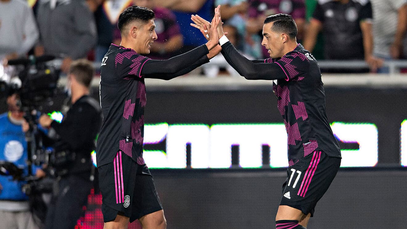 In total, 15 naturalised players have played for the Mexican National team. 8 of them have been from Argentina, 3 from Spain, 2 from Brazil and 1 each from Peru and Cuba
