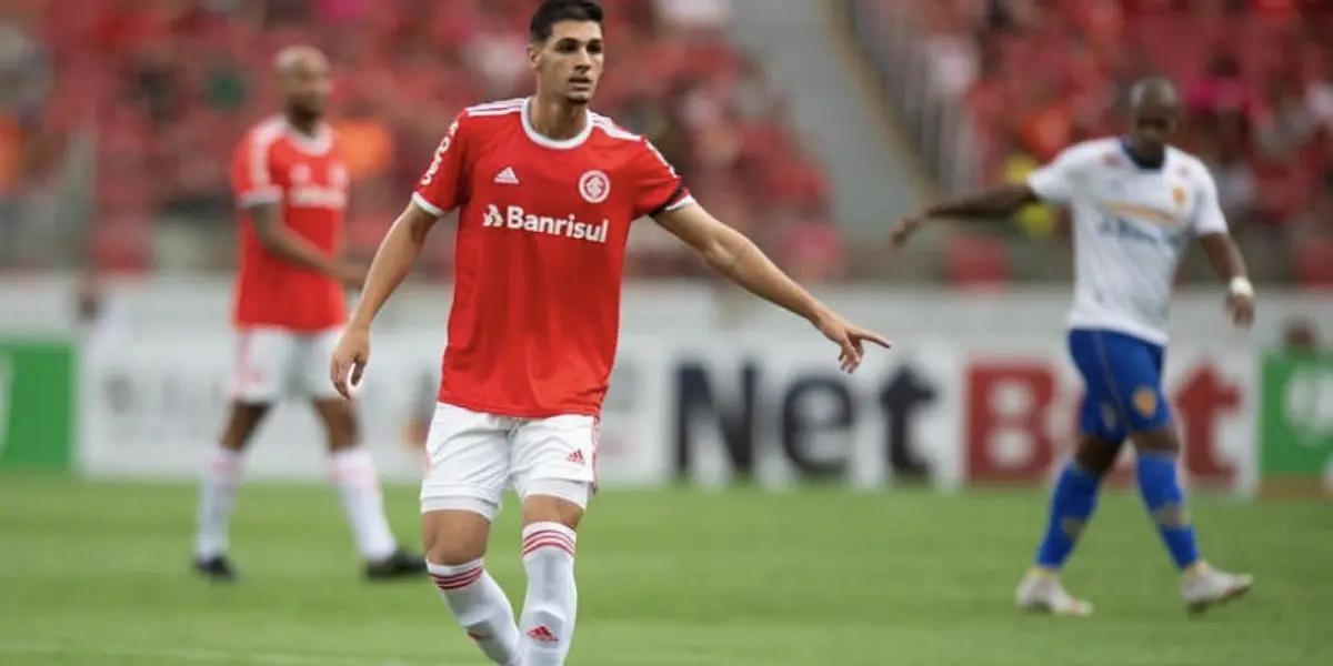 Inter de Porto Alegre player has the choice between representing Brazil or the United States, due to his parents nationalities.