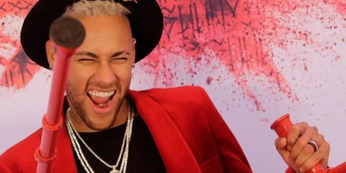 It was said that the Brazilian was mounting a 500-persons party, but this is how he celebrated the New Year.