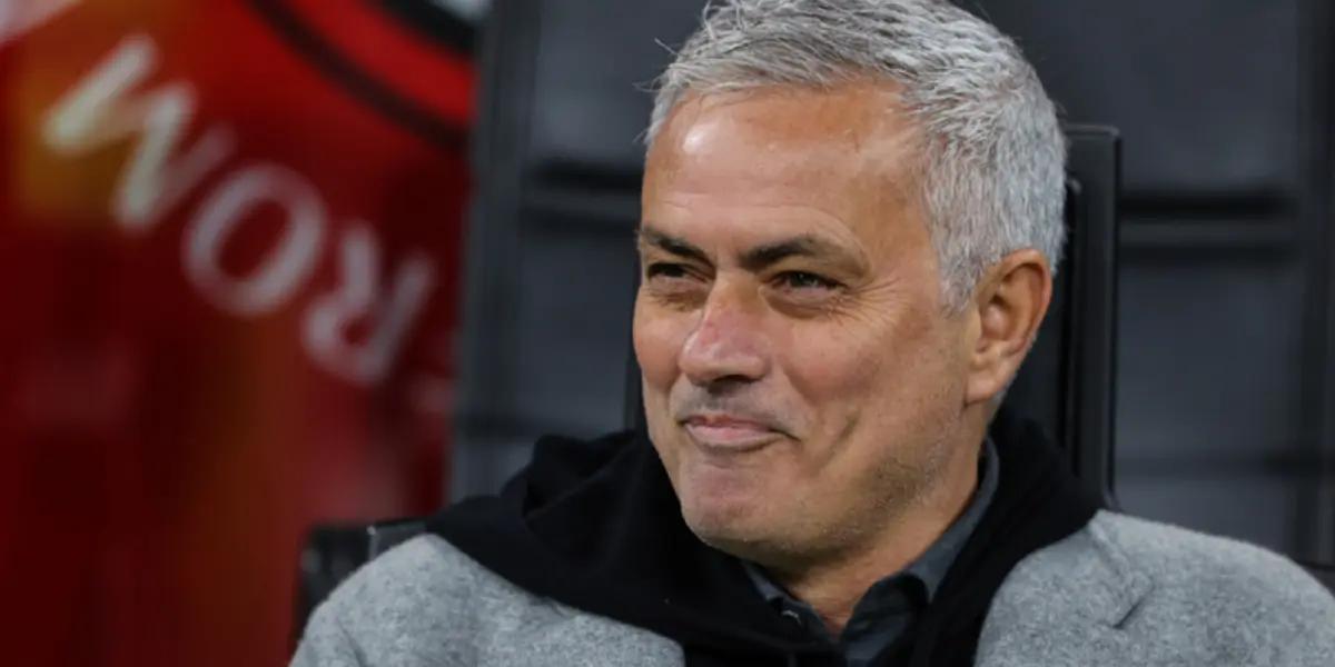 Italian media reported that Roma's board of directors is about to hold a meeting to discuss the future of coach Jose Mourinho.