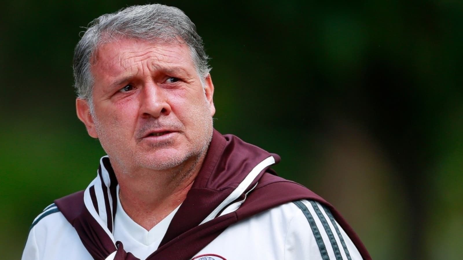 It’s the third player that decides to stop supporting the Argentinian coach.