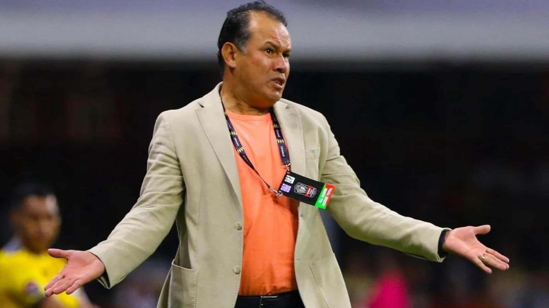 Jaime Ordiales is looking for a reason to sack Juan Reynoso.
