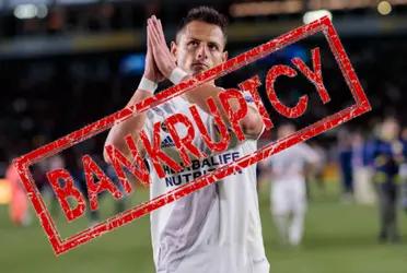 Javier “Chicharito” Hernandez is in a delicate situation and his financial future could be complicated due to his own decision