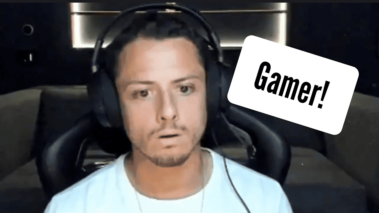 Javier Hernández Balcázar was once a benchmark for El Tri and today, he is a benchmark in streaming.