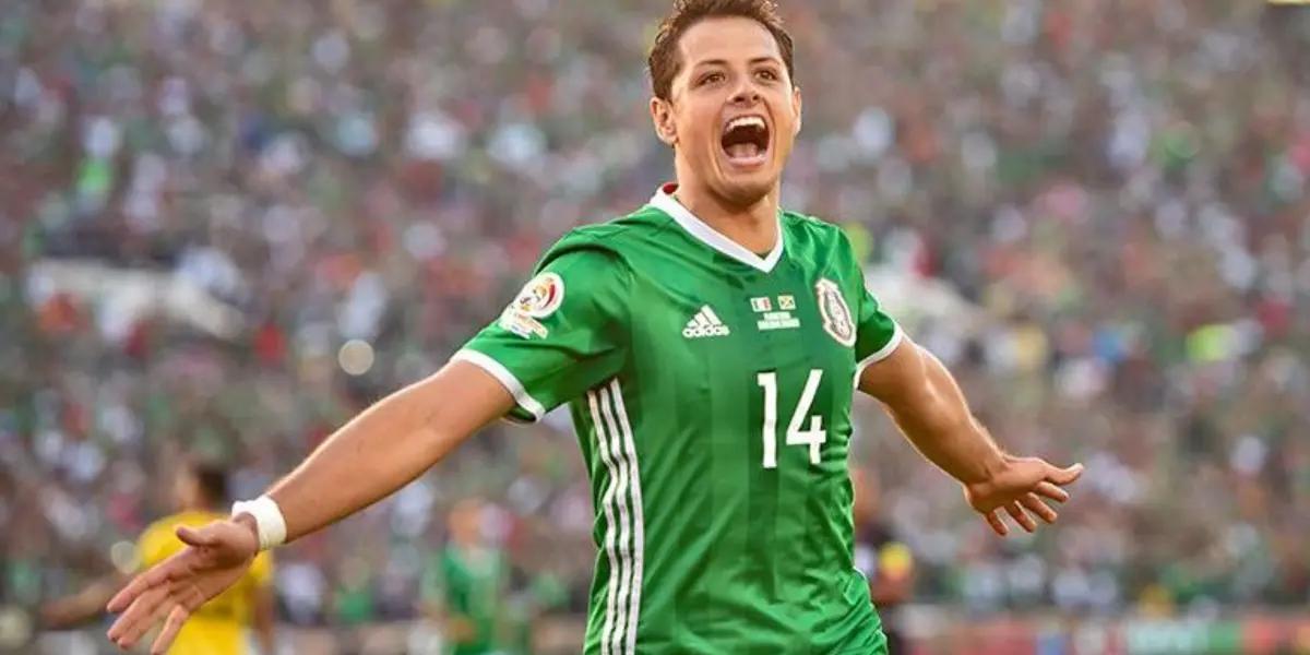 Javier Hernández returns to the Mexican team. There is a player you could ask to help you score goals.