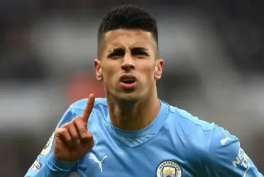 Joao Cancelo is very close to signing with FC Barcelona 