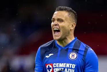 Jonathan Rodríguez would be unhappy with Cruz Azul and would be forcing him out of the institution, despite his high salary.