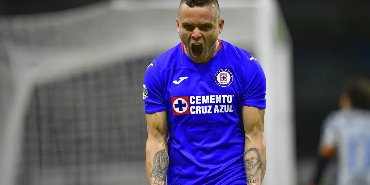 Jonathan Rodríguez would be unhappy with Cruz Azul and would be forcing him out of the institution, despite his high salary.