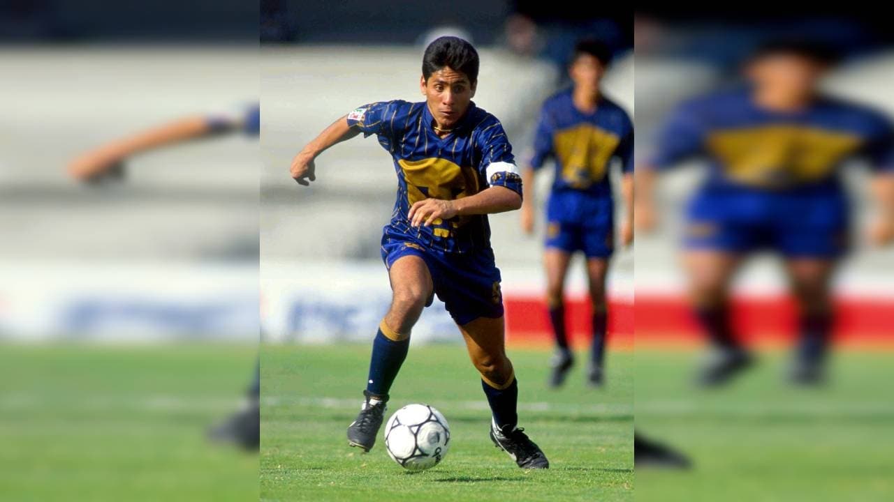 Jorge Campos was not only great under the goal, but he also had an impressive quality, he was an excellent striker