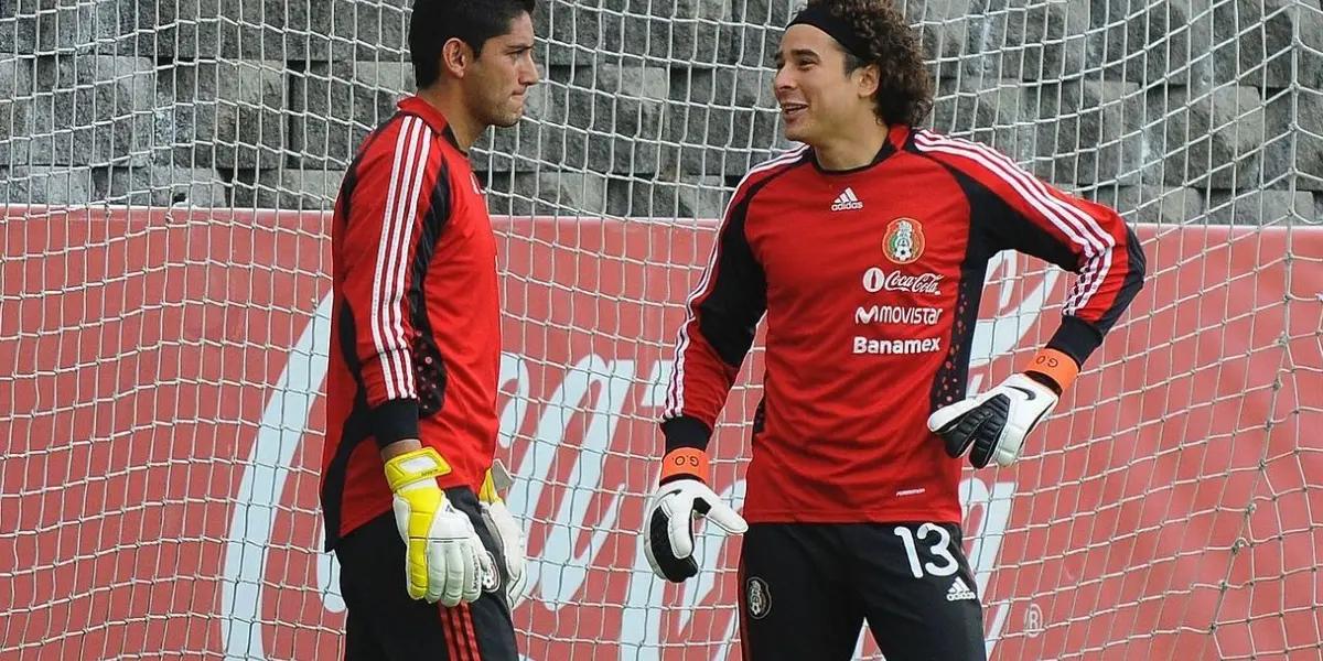 José de Jesús Corona had had enough and exposed the systematic way in which Ochoa took him out of El Tri, now the same thing is happening with Chicharito.