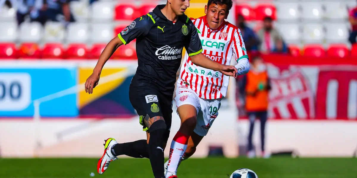Just as the second half started, Alvarado scored his first goal wearing the rojiblanco jersey.