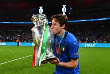 Juventus are under pressure to let go of their prized asset Federico Chiesa after three clubs are willing to offer the Italian giants £150m.
 