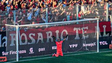 Keylor Navas, the renowned Costa Rican goalkeeper, made a highly anticipated debut for Newell's Old Boys