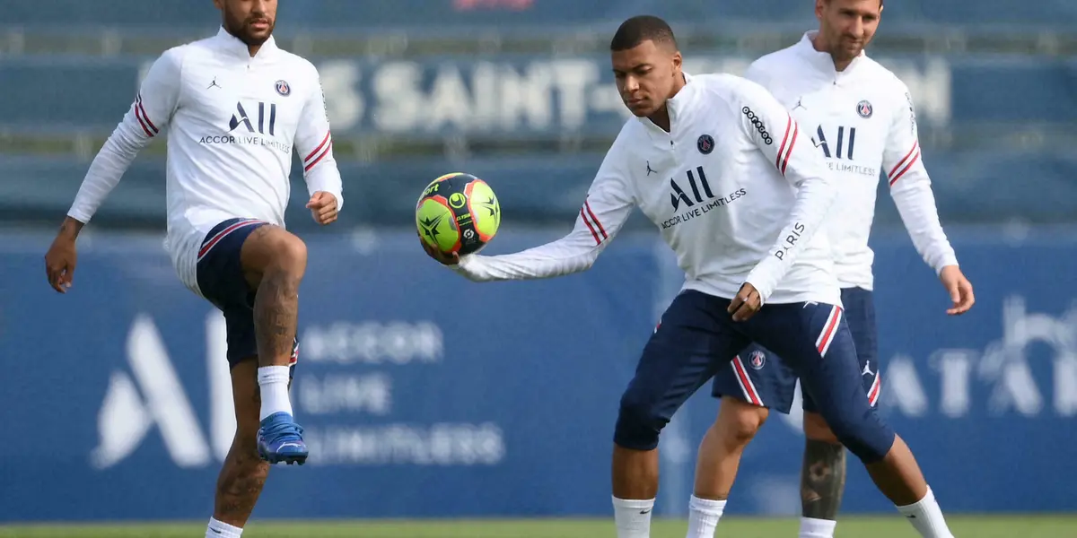 Kylian Mbappé, finally appears in the call-up of Paris Saint-Germain for the league match against Lyon, despite the discomfort he drags on his foot after the last Champions League match.
