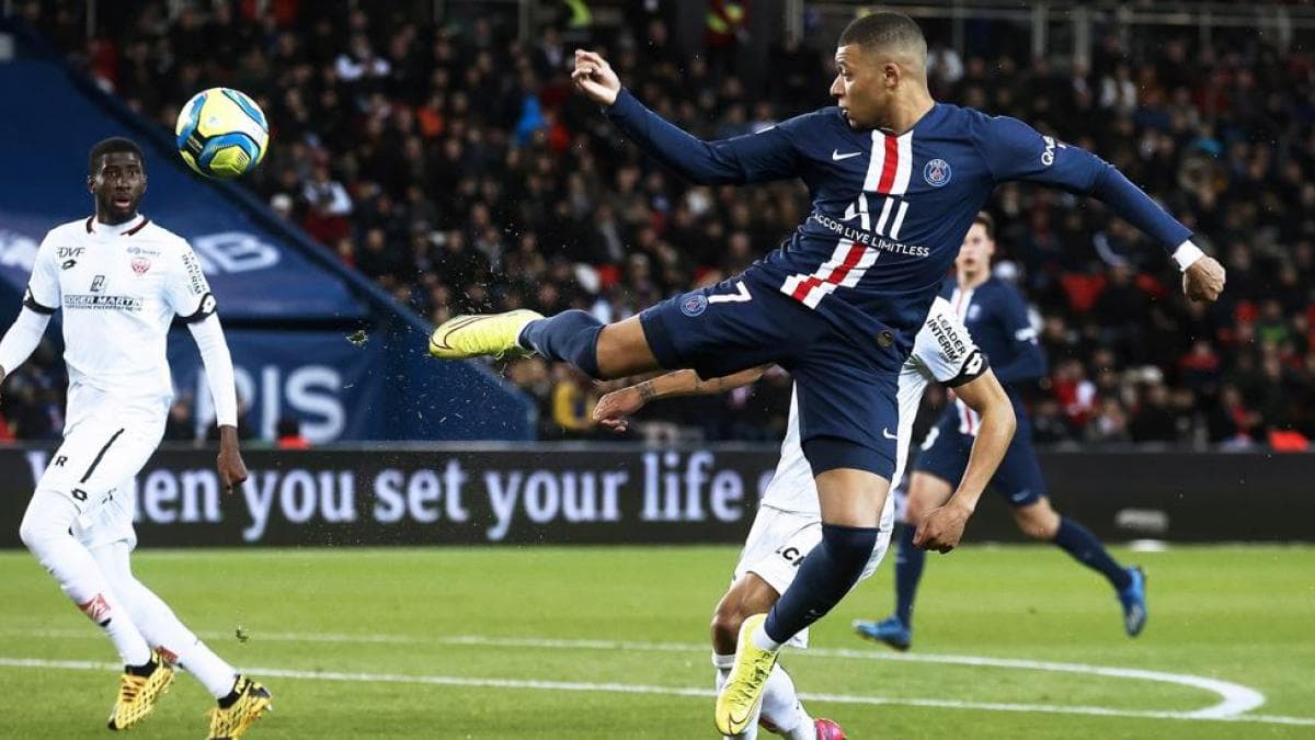 Kylian Mbappé is, without a doubt, one of the most important footballers of the moment, and his performance seems to have no ceiling, at least for the time being.