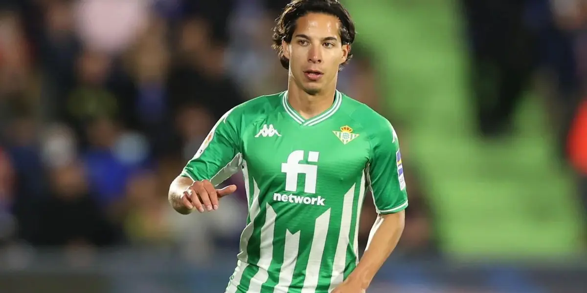 Lainez played for Las Águilas until he joined Real Betis in 2018.