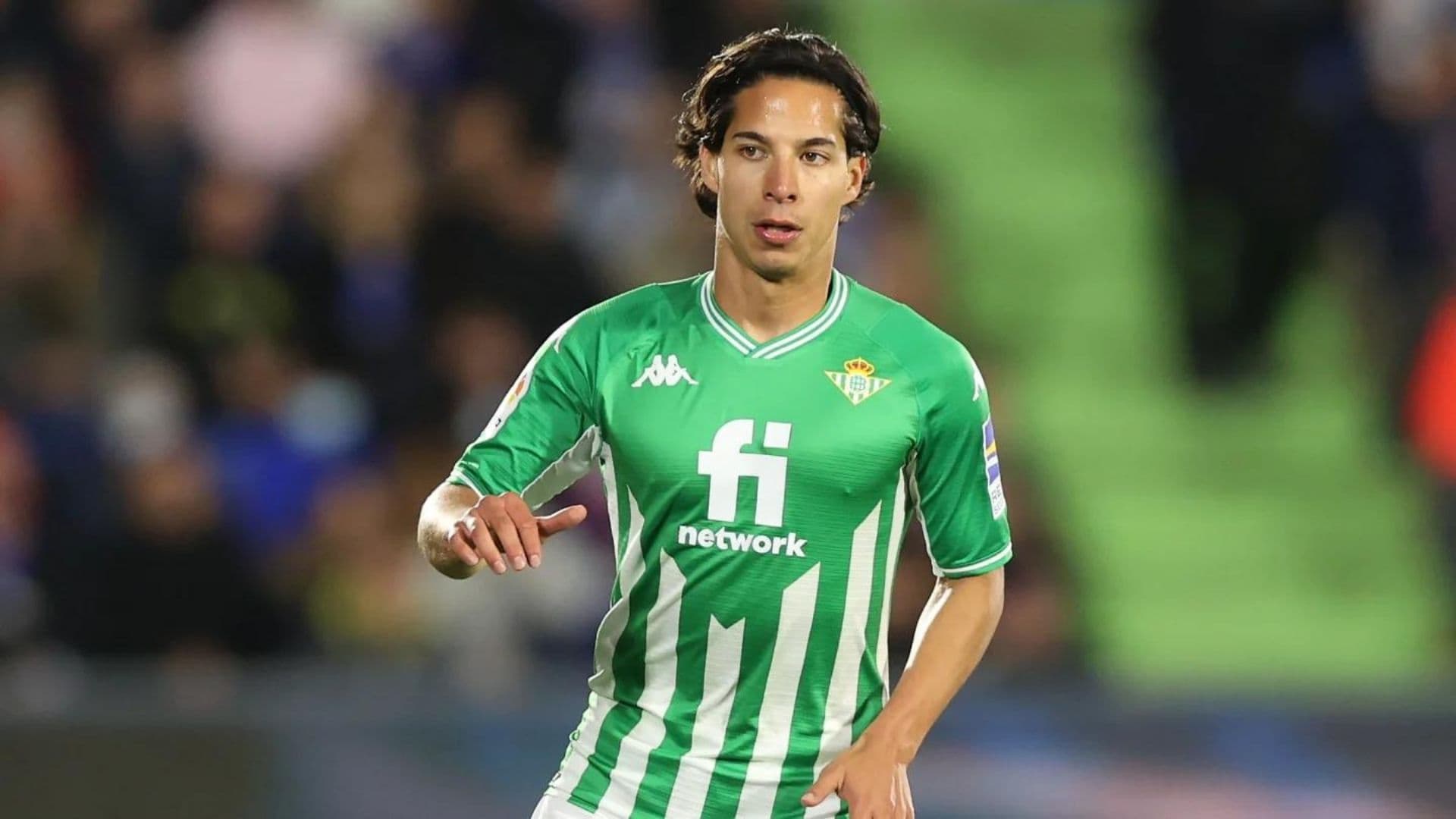 Lainez played for Las Águilas until he joined Real Betis in 2018.