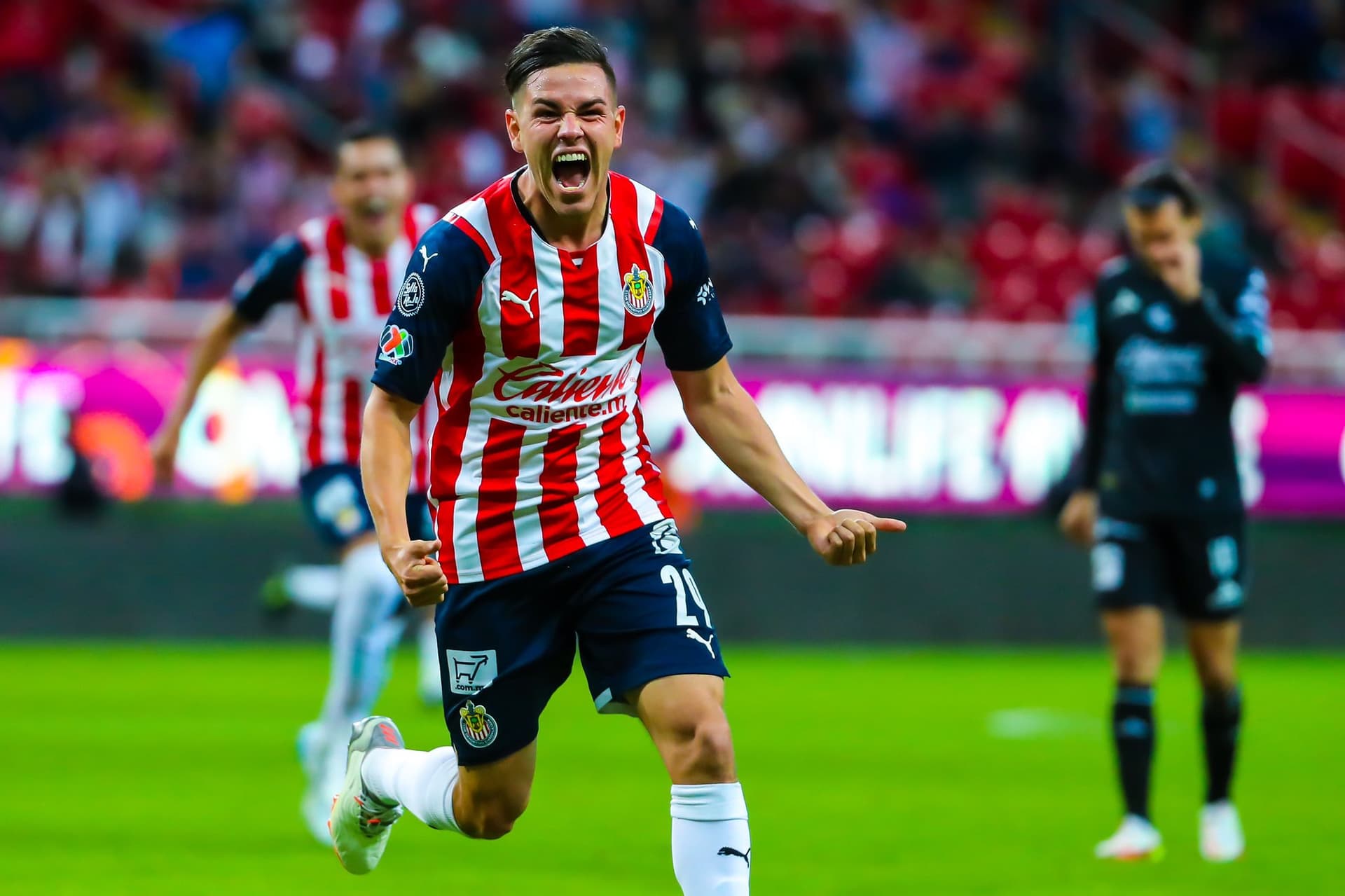 Lalo Torres debut with Chivas three tournaments ago, but he finally was able to score his first goal as a rojiblanco.