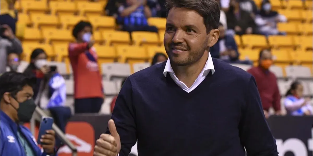 Larcamón is one of the most followed coaches in Liga MX.