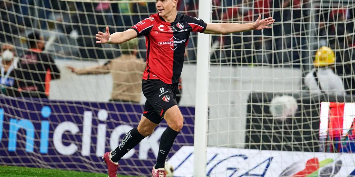 Las Águilas are in need of a striker that can score consistently.