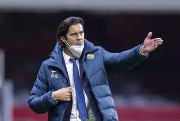 Las Aguilas coach will not use a club emblem