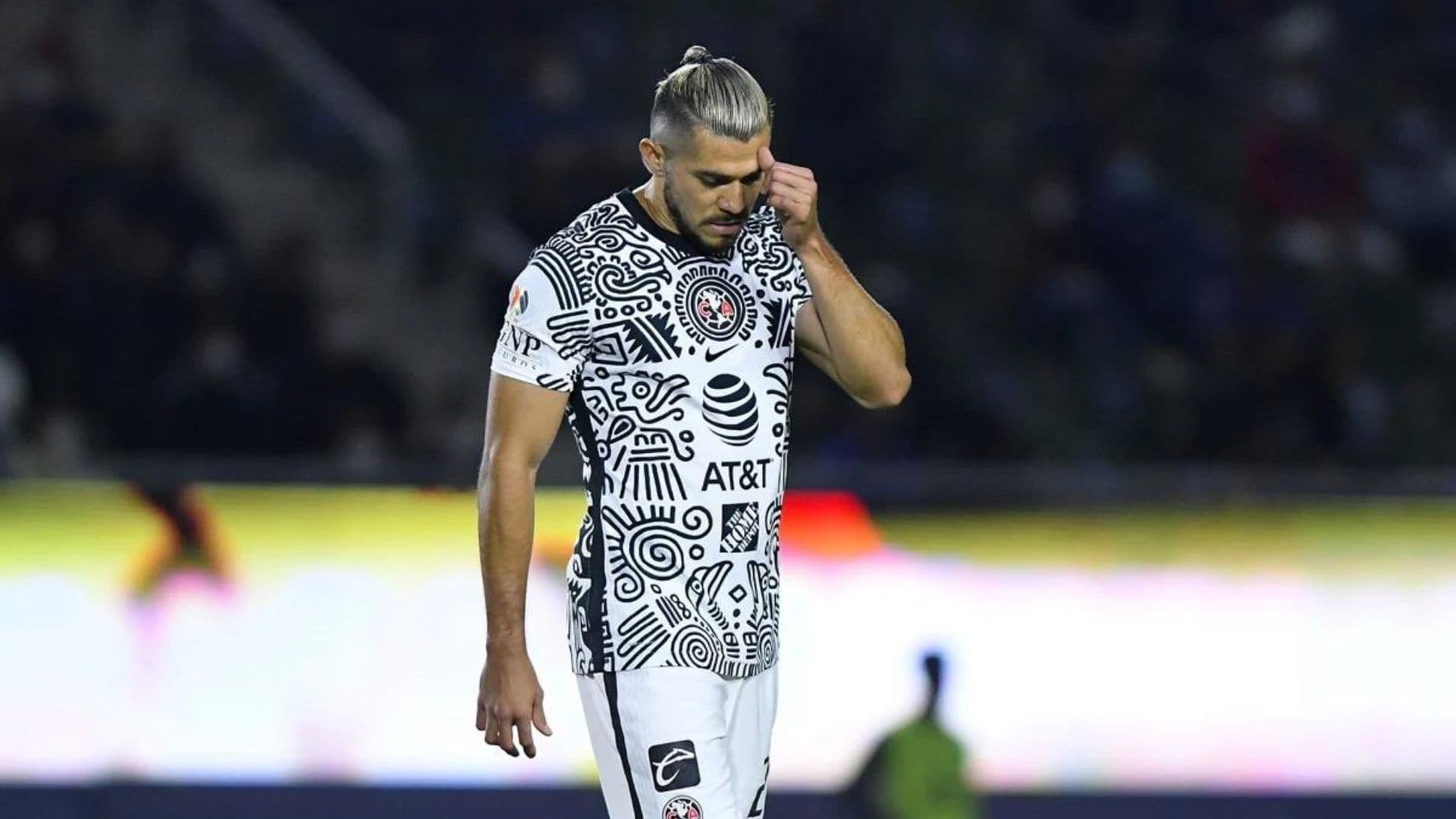 Las Águilas need a striker that can score.