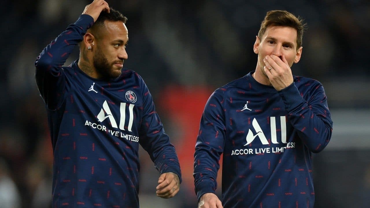 Leo Messi arrived in PSG to give hope and guidance to his teammate and friend Neymar.