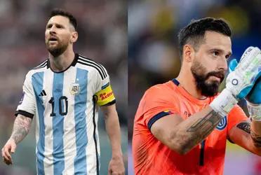 Lionel Messi and Galindez with a gesture of respect between them at the end of the match