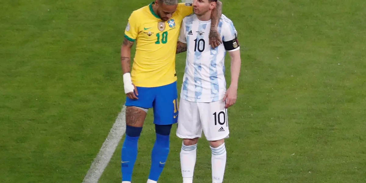 Lionel Messi and Neymar are, by scandal, the two most prestigious soccer players in America. Both are influential on their measure in their national teams. Who can be more decisive?