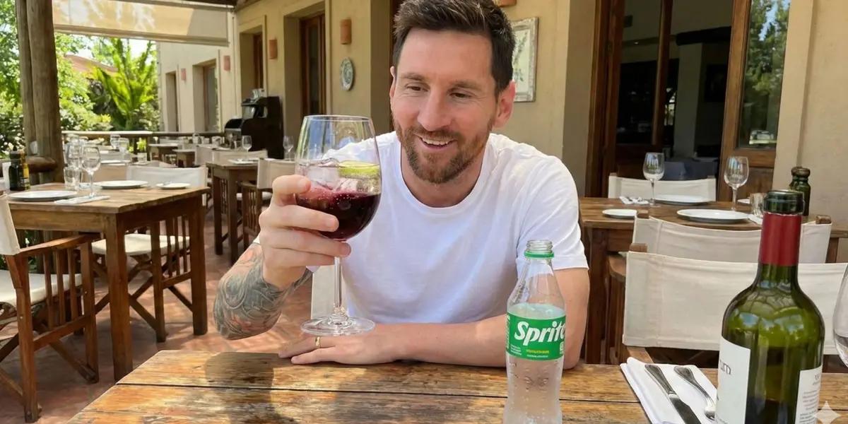 Lionel Messi confessed that he likes to drink wine with Sprite - Picture created with AI