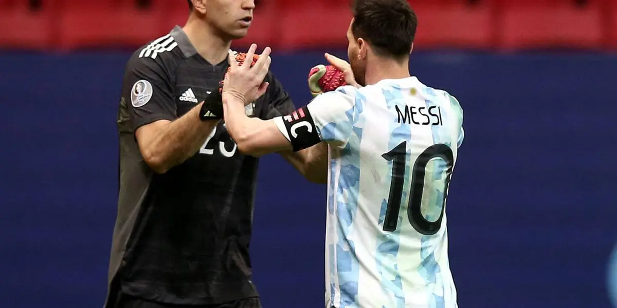 Lionel Messi has called his Argentine teammate Emiliano Martinez as the best goalkeeper in the world ahead of his PSG teammates.
 