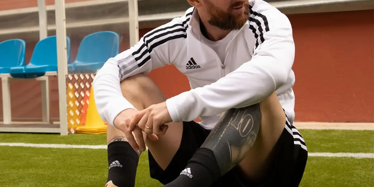 Lionel Messi is the best in the world and generates millions in sales, but there is a sponsor that marked Lionel's soccer career: Adidas. 