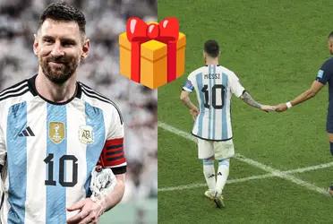 Lionel Messi received a surprising gift from Mbappe.
