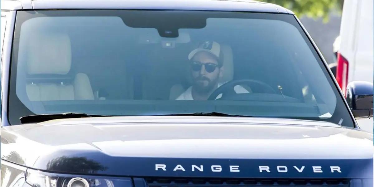 Lionel Messi returned to Barcelona to rest and maybe to choose one of his cars that Messi has in Spain. Here we show you some of the best cars of the striker.