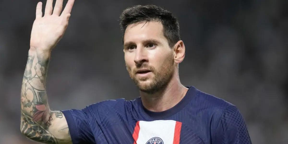 Lionel Messi teaches this Brazilian a lesson.