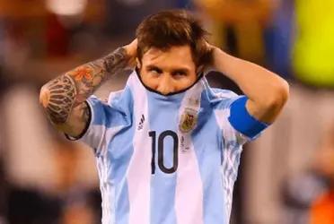 Lionel Messi worried everyone with a simple gesture.