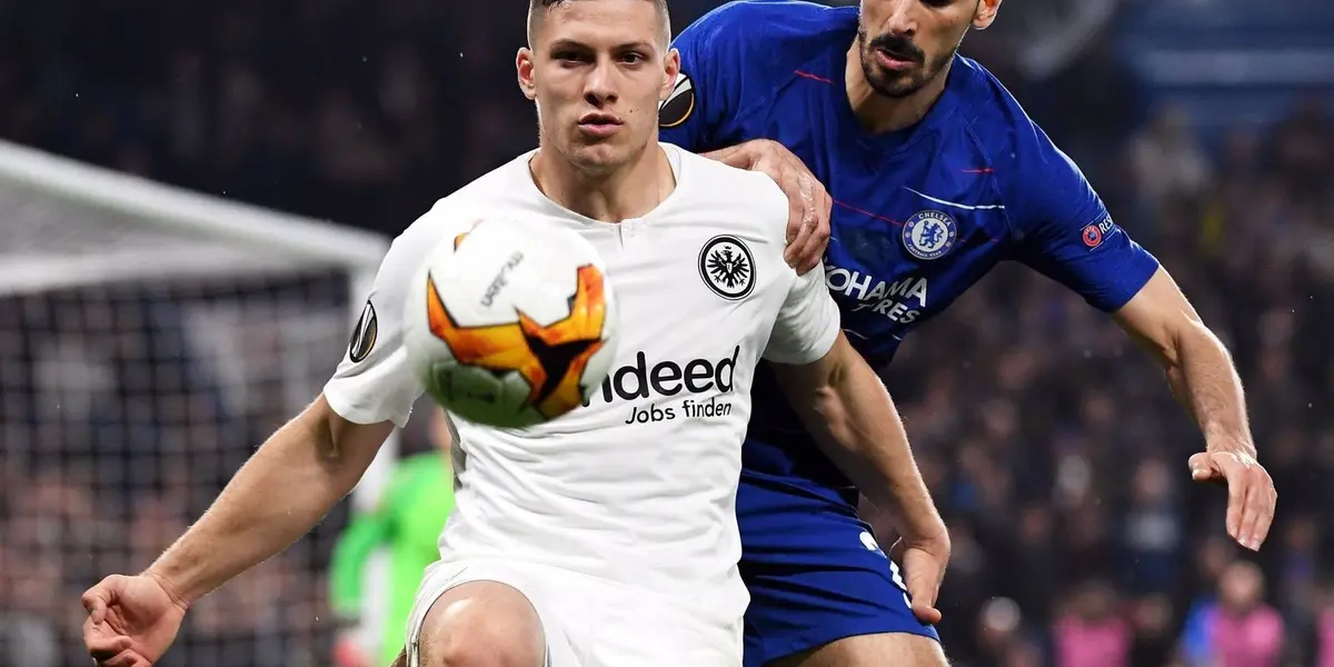 Luka Jovic is a forward with the same characteristics as Jimenez, a tall player, with good individual technique and with good aerial play